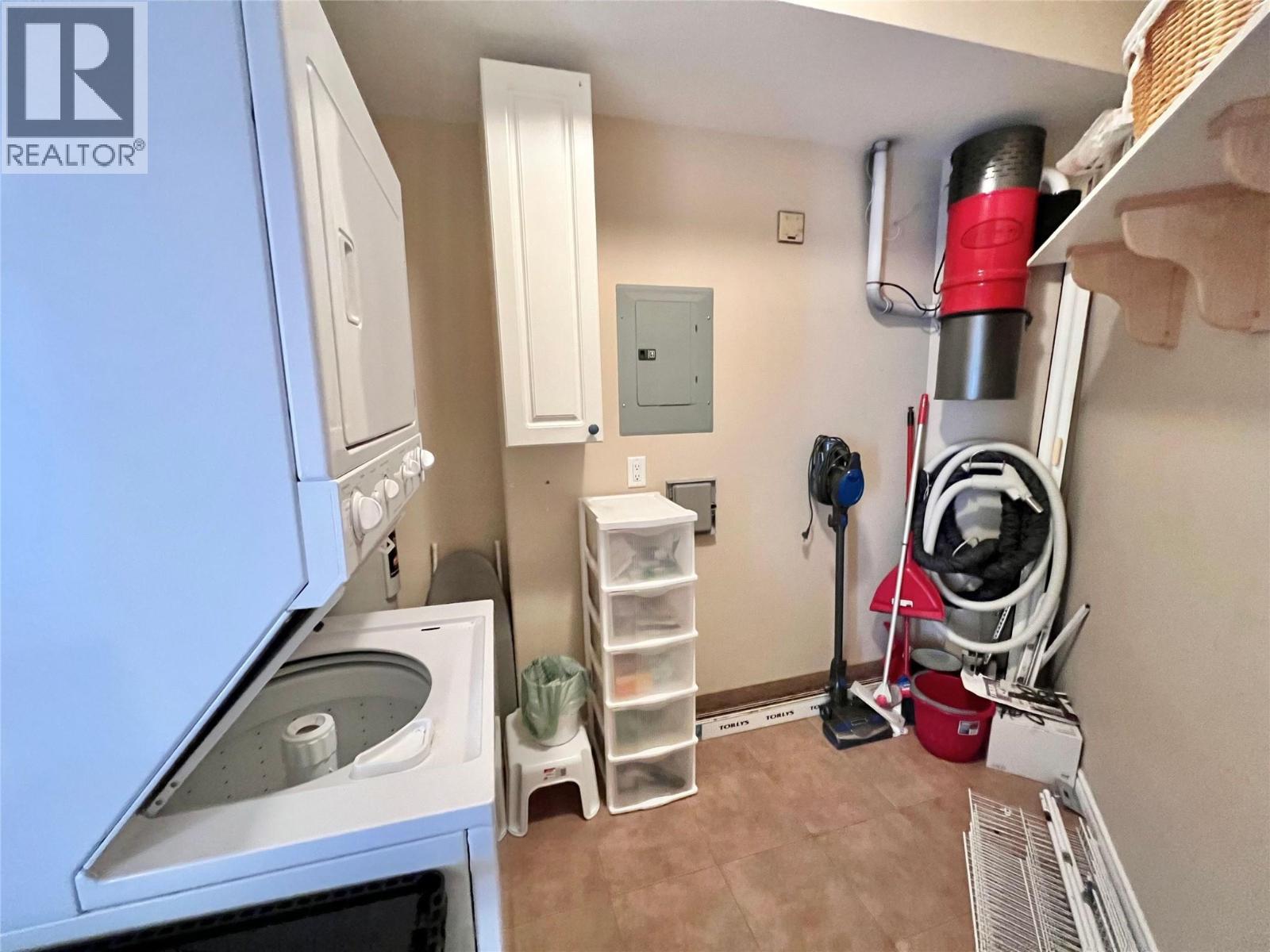 #B304 1118 Riverside Avenue - 57