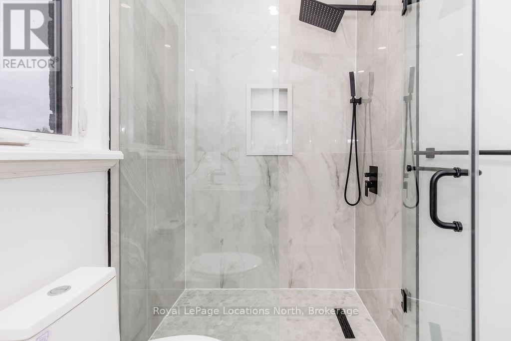 6 BUTTERNUT CRESCENT - 20