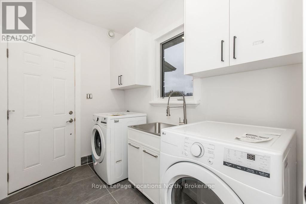 6 BUTTERNUT CRESCENT - 21
