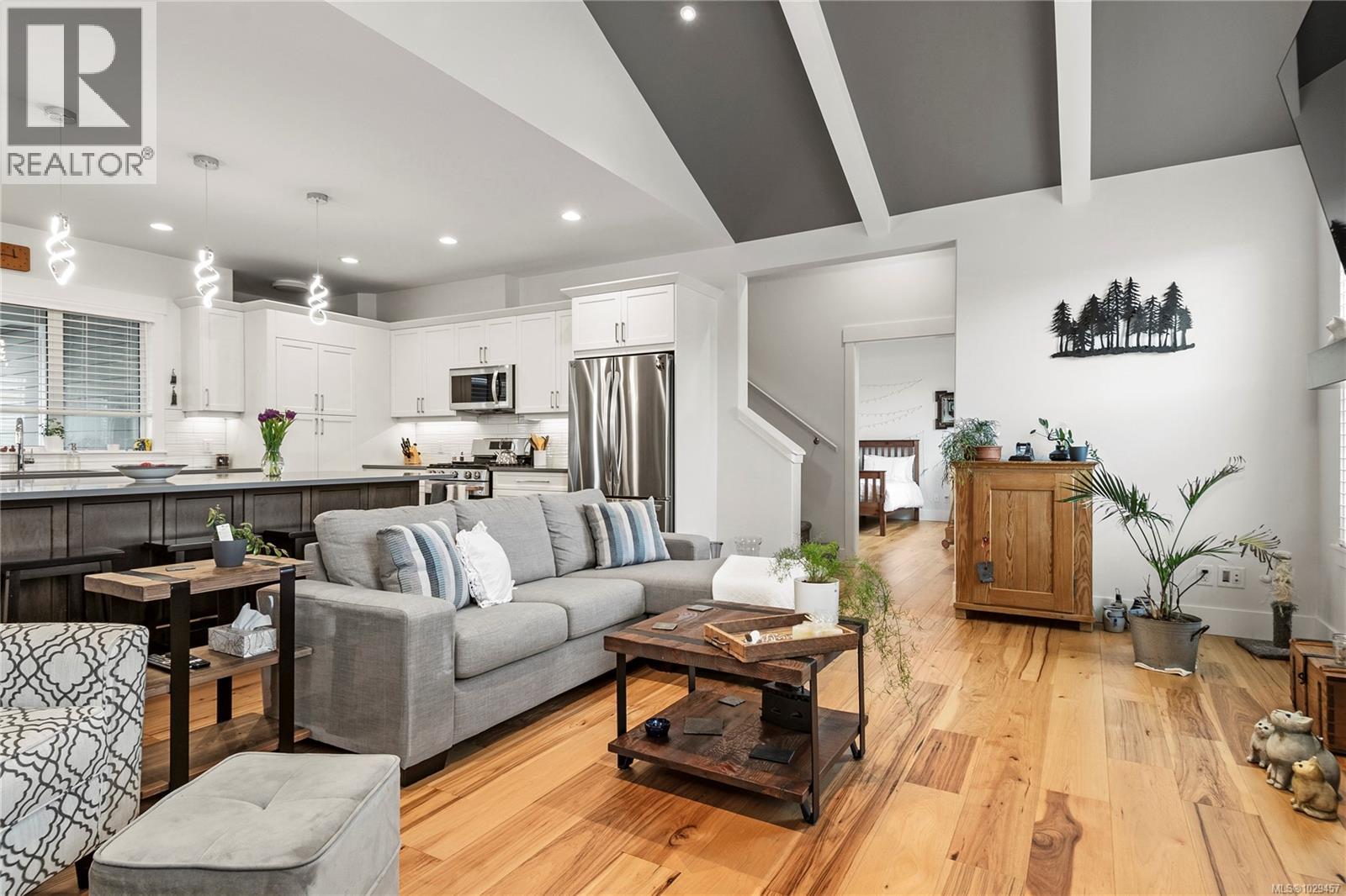 727 Sitka St - 13