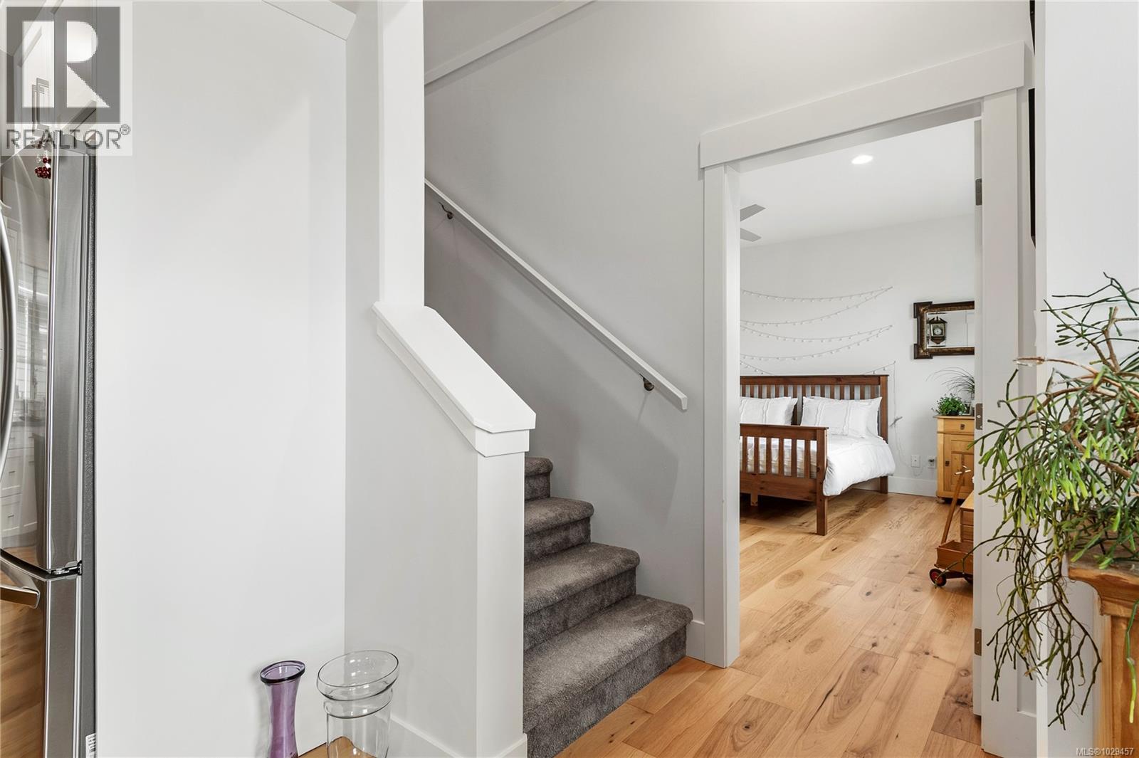727 Sitka St - 16
