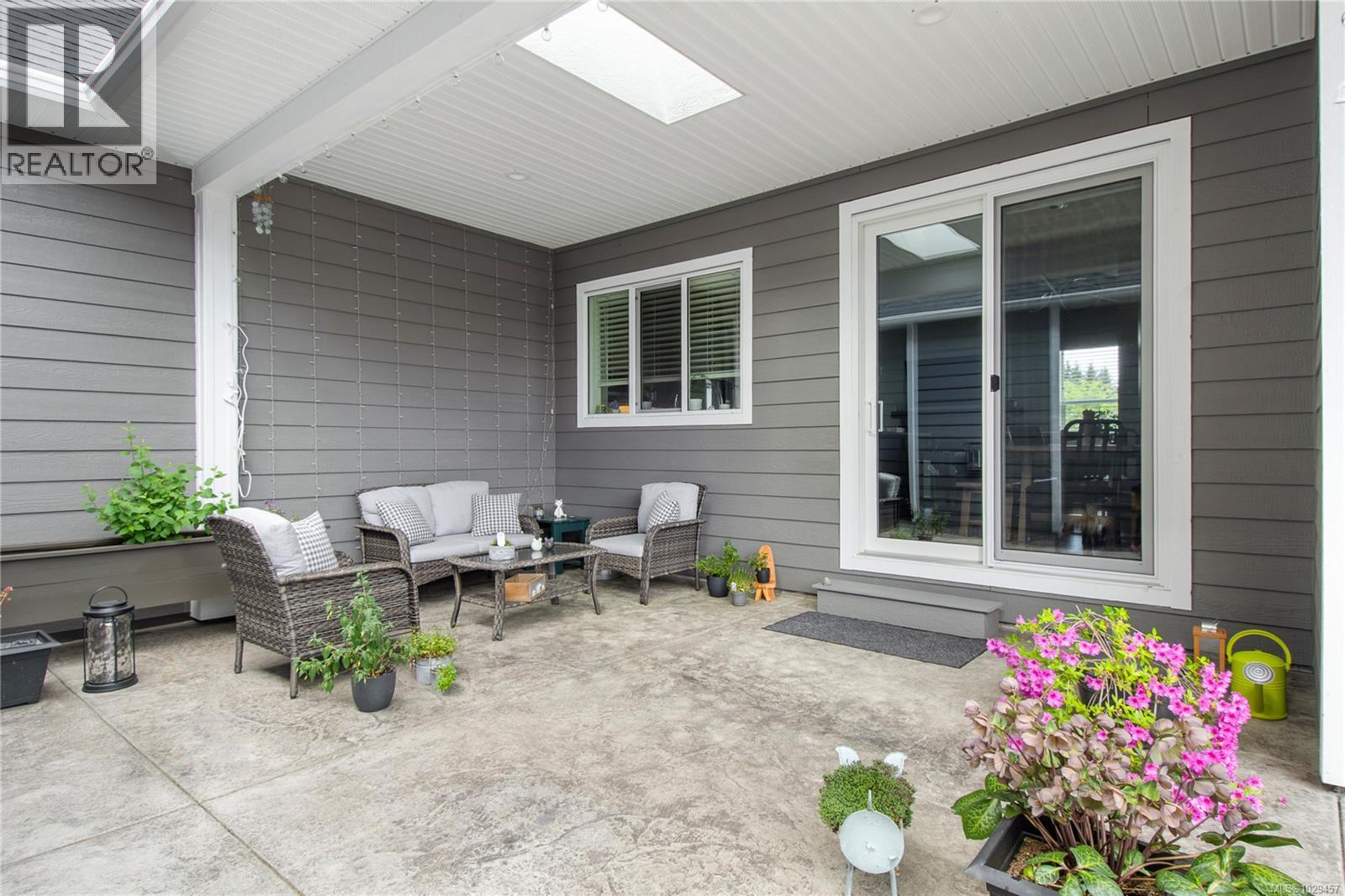 727 Sitka St - 35