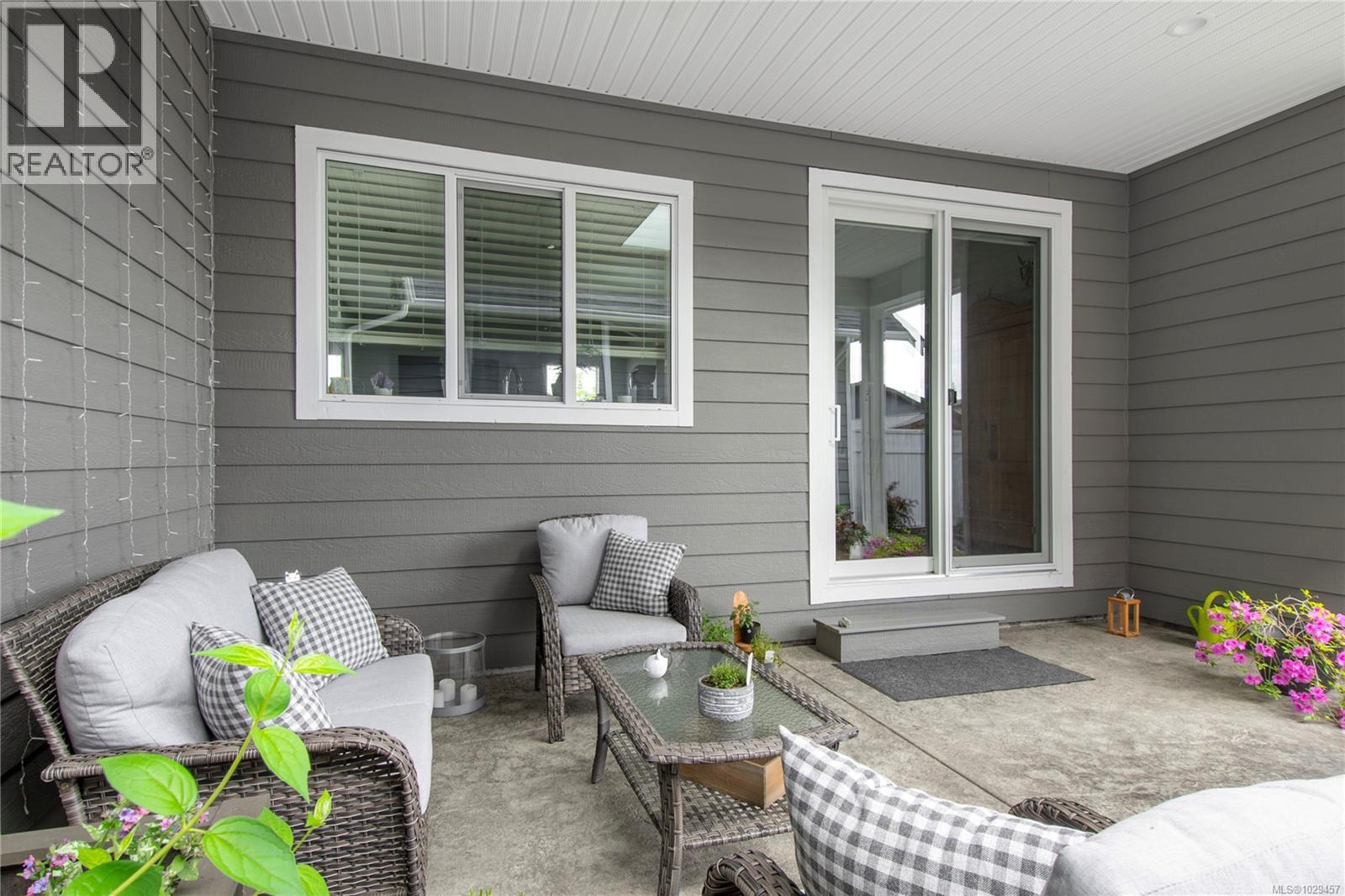 727 Sitka St - 41