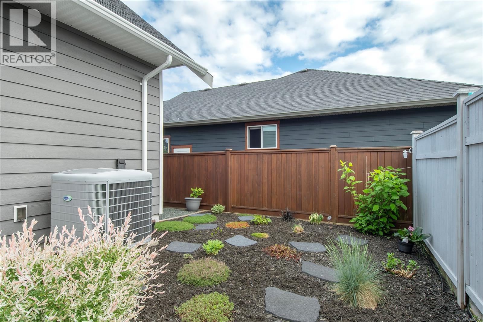 727 Sitka St - 38