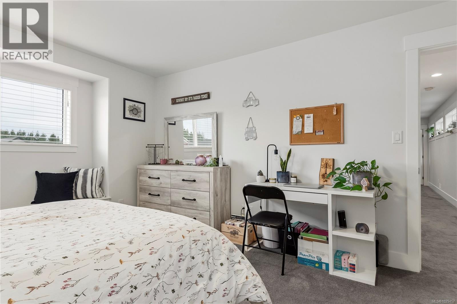 727 Sitka St - 26