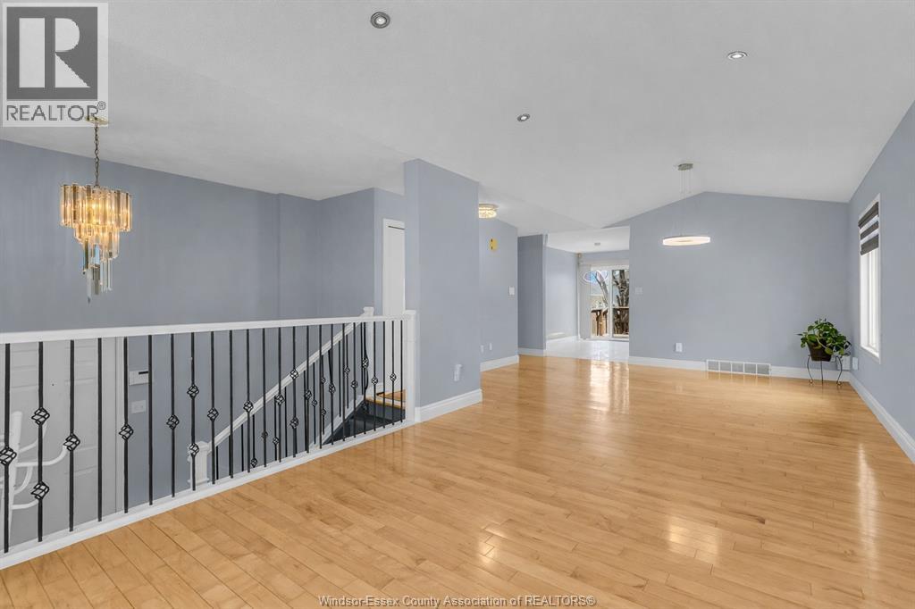 2505 ST. CLAIR AVENUE, Windsor, Ontario, N9E4L9 — Photo 9