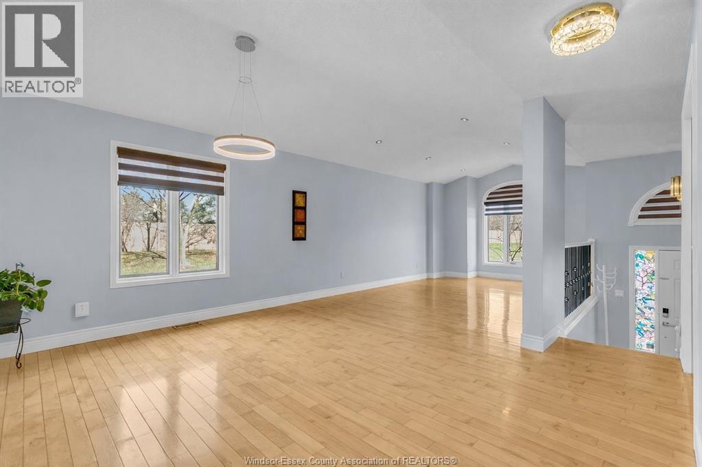 2505 ST. CLAIR AVENUE, Windsor, Ontario, N9E4L9 — Photo 8