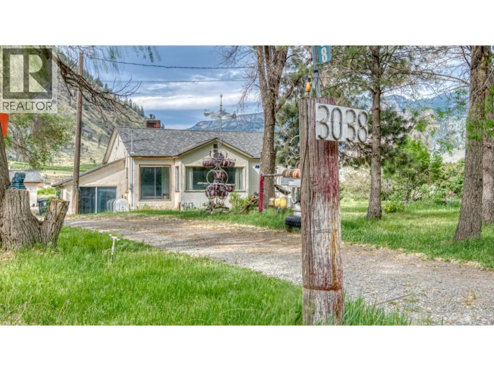 3038 10th Avenue, Keremeos