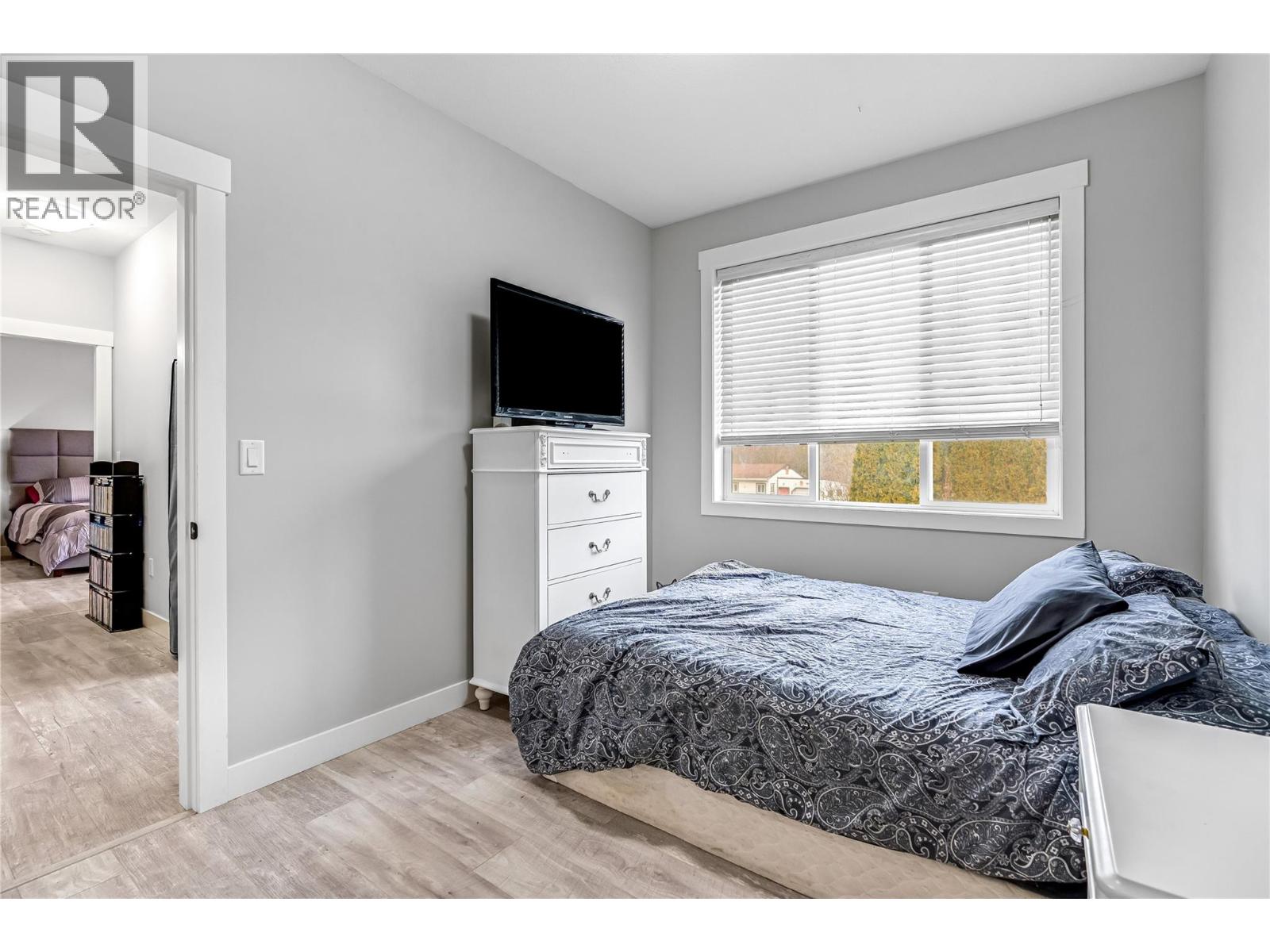 3445 Jackson Avenue - 33