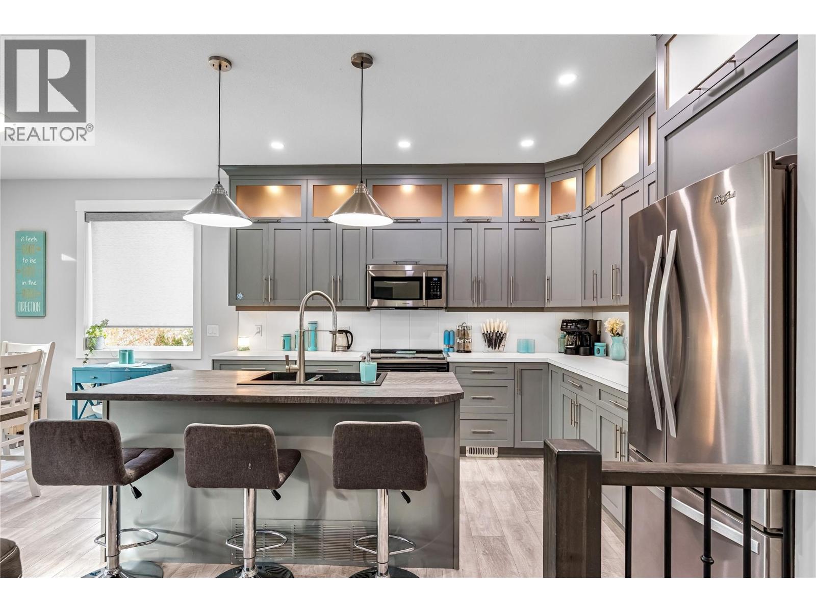 3445 Jackson Avenue - 19