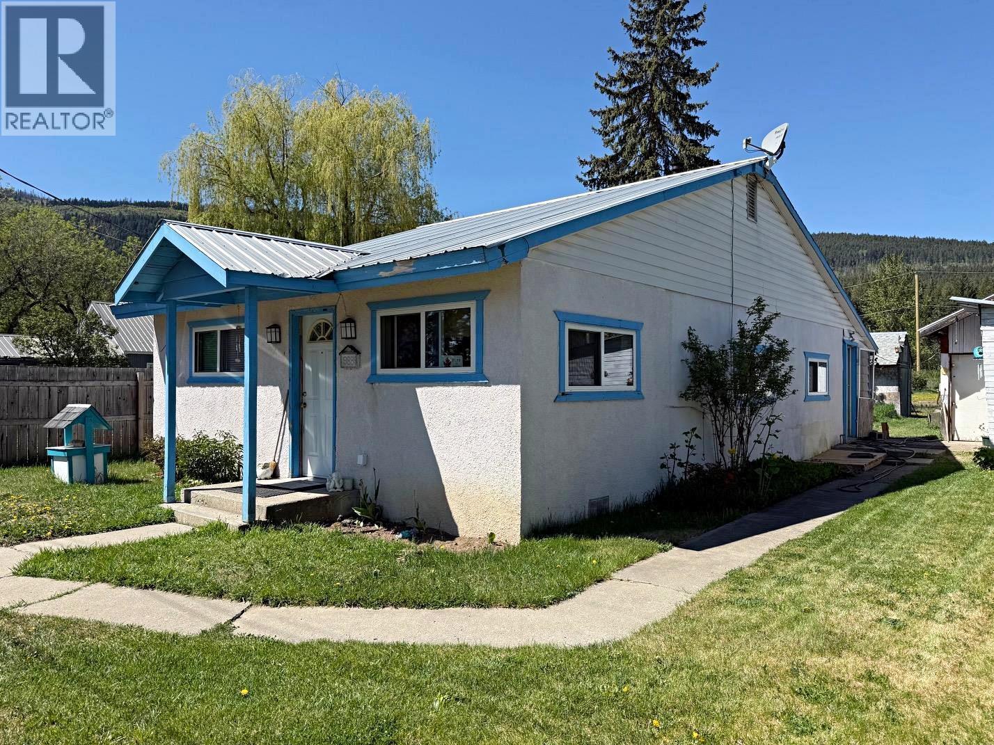 9889 Latremouille Street - photo 2