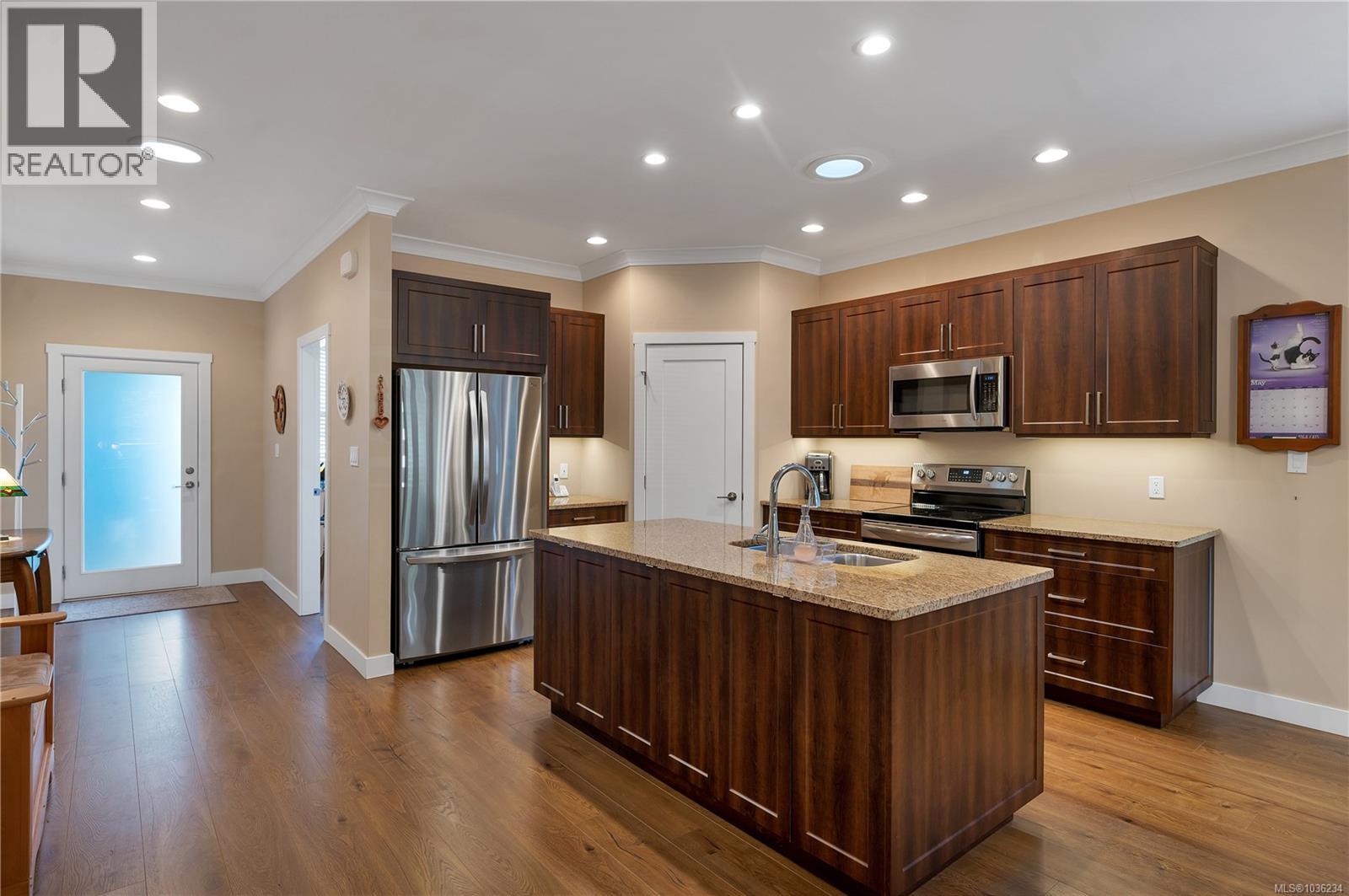 #109 2006 Sierra Dr - Image 3