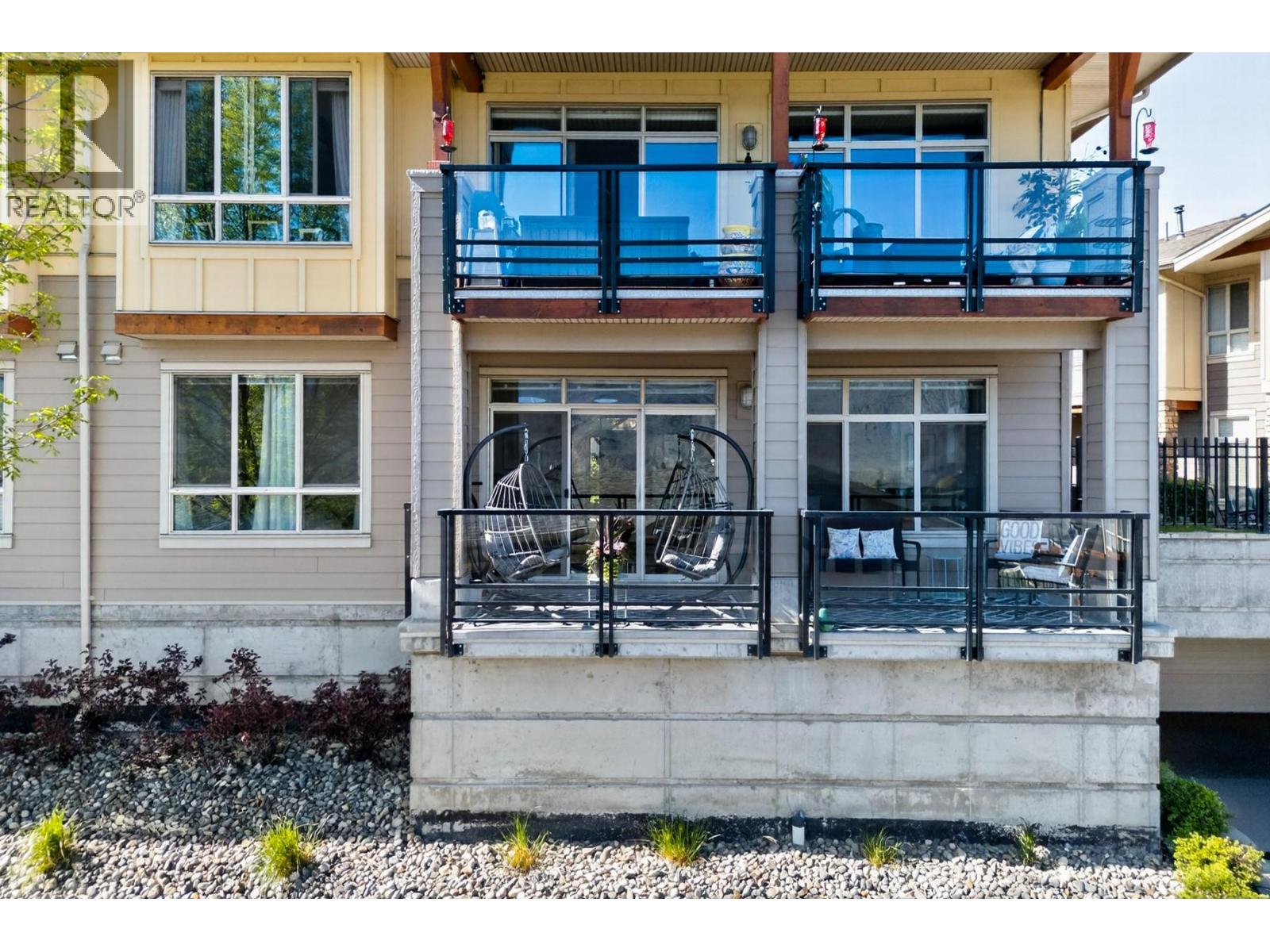 #53 130 COLEBROOK Road - 33