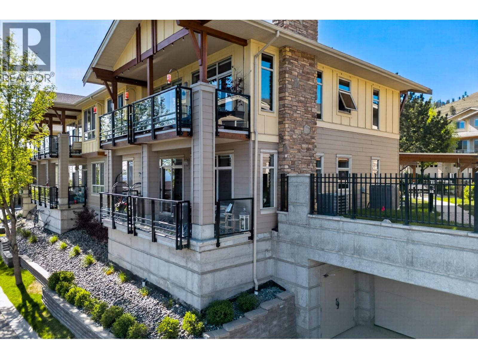 #53 130 COLEBROOK Road - Image 2