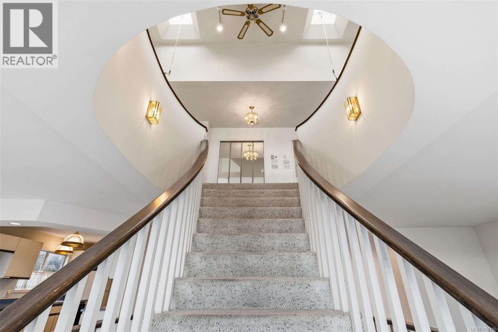 2524 Esplanade - 33
