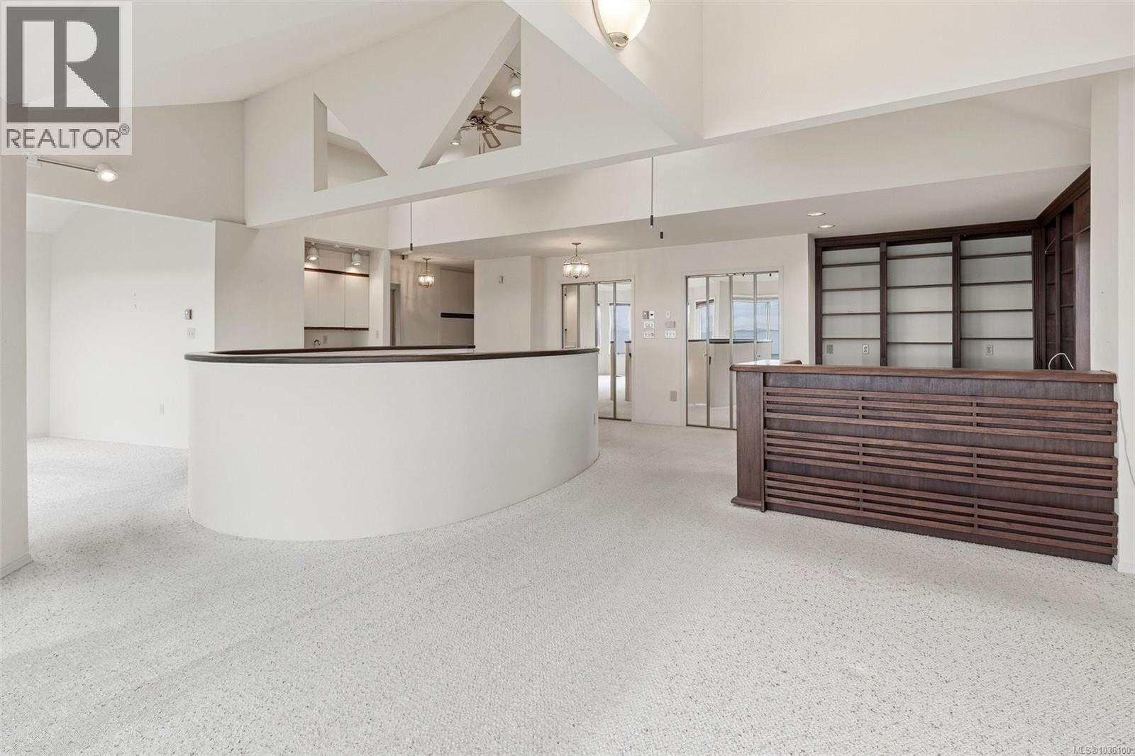 2524 Esplanade - 40