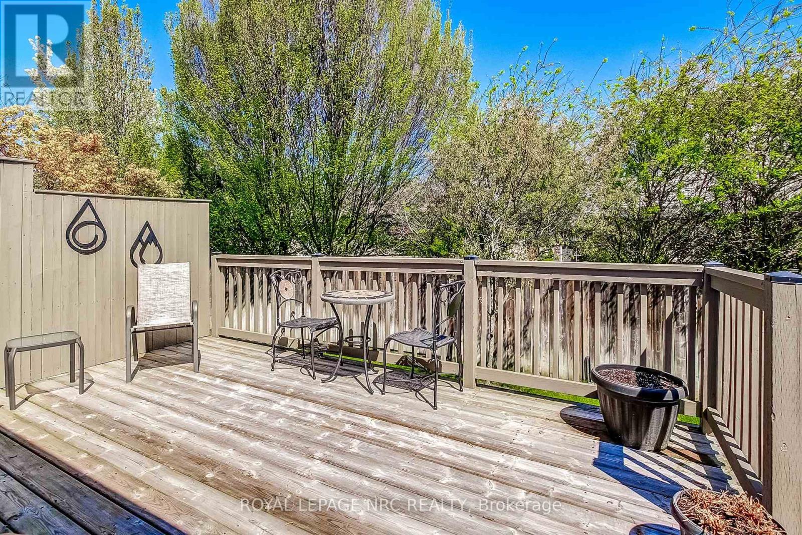 11 Rose Glen Crescent — photo 28
