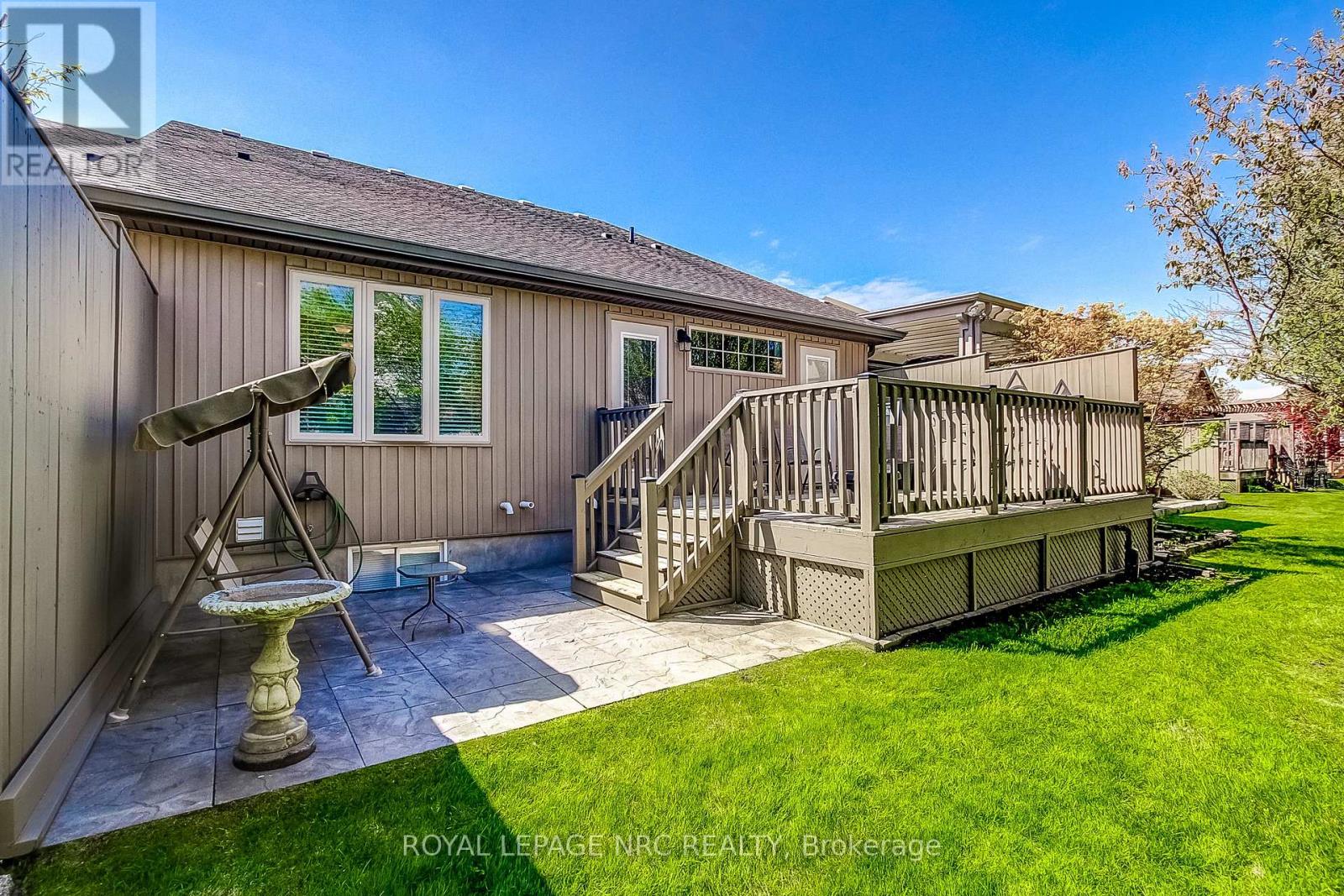 11 Rose Glen Crescent — photo 31