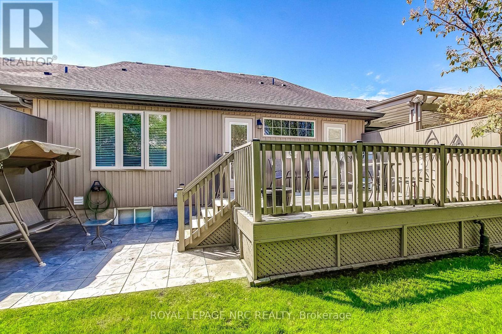 11 Rose Glen Crescent — photo 32