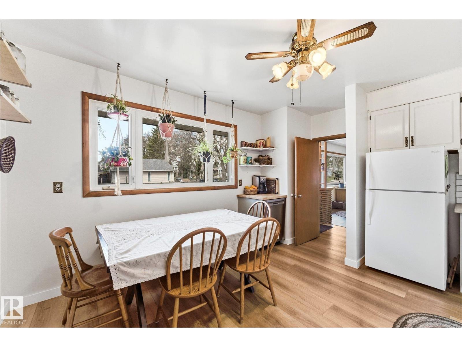 5703 119 AV NW - 12