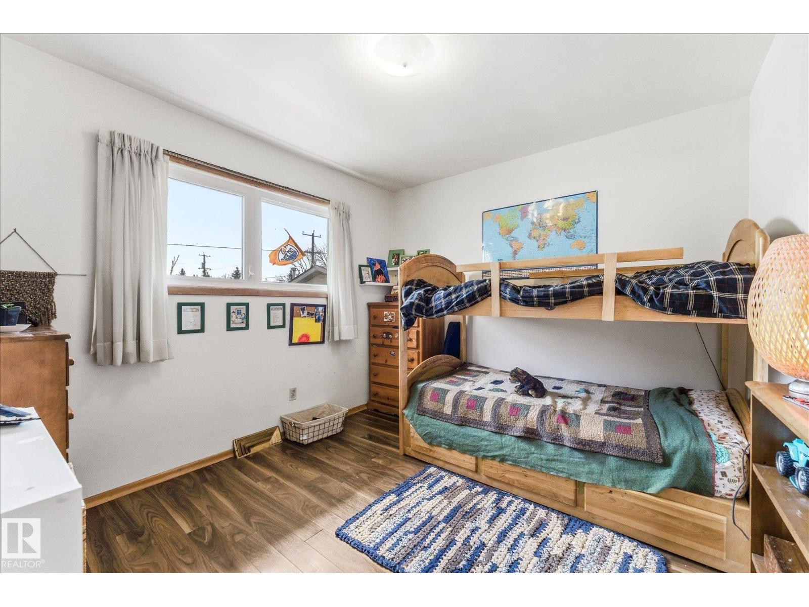 5703 119 AV NW - 20