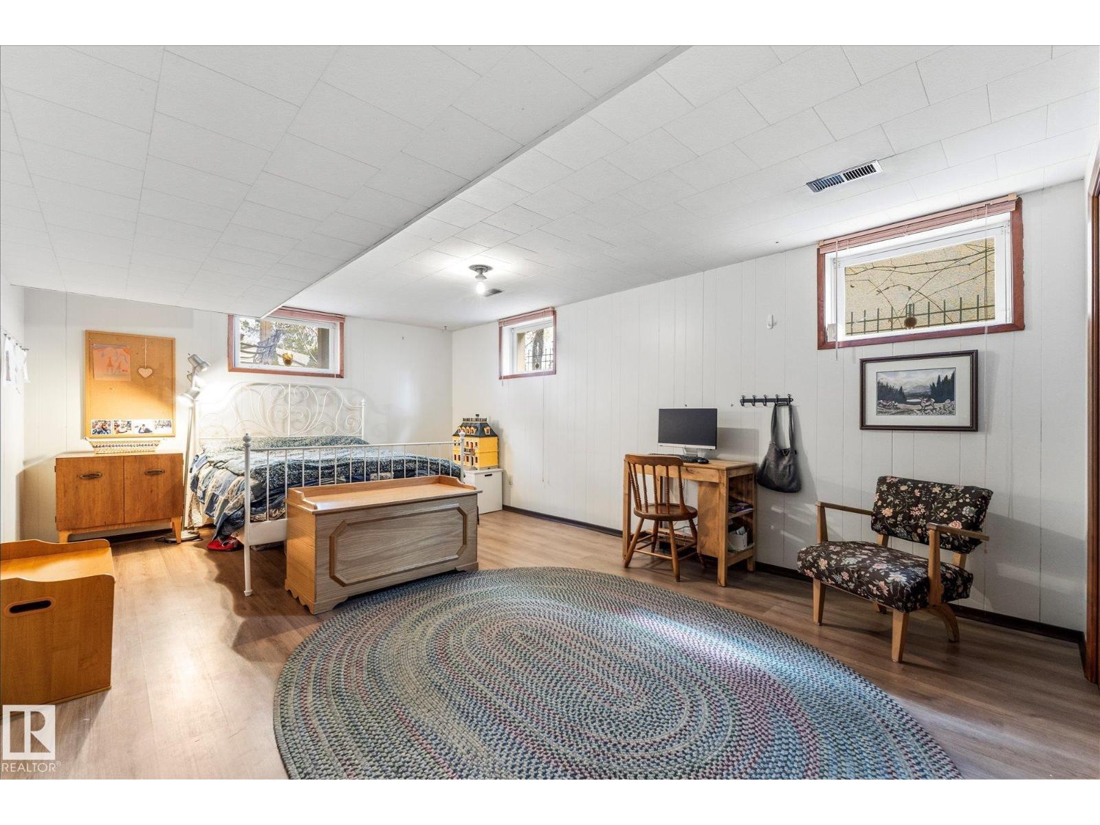 5703 119 AV NW - 25