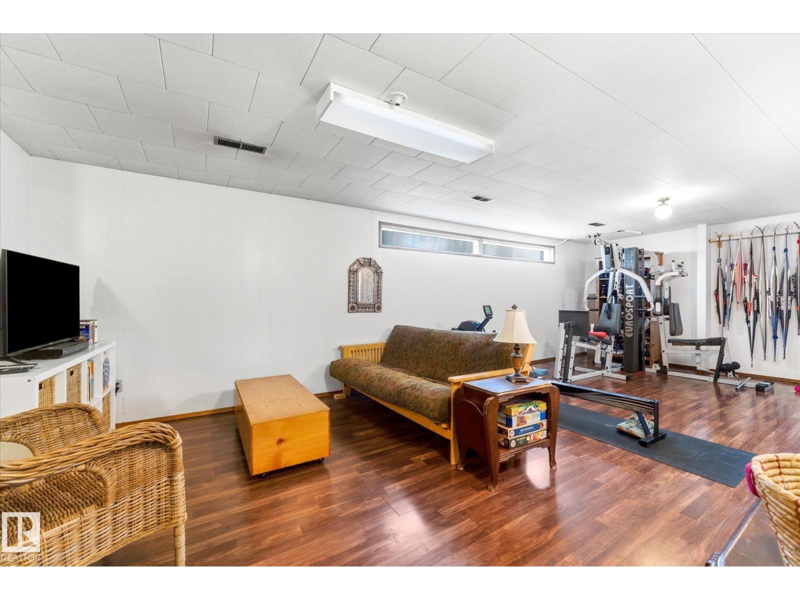 5703 119 AV NW - 29