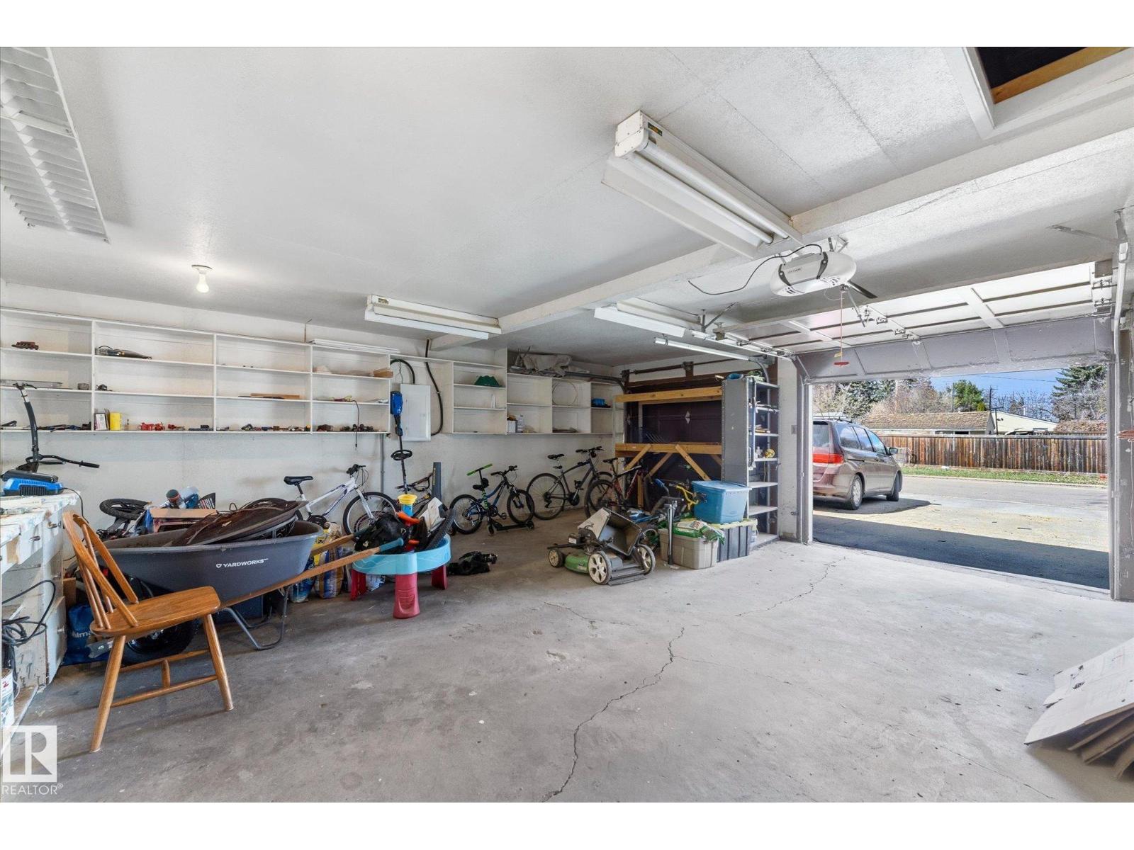 5703 119 AV NW - 35
