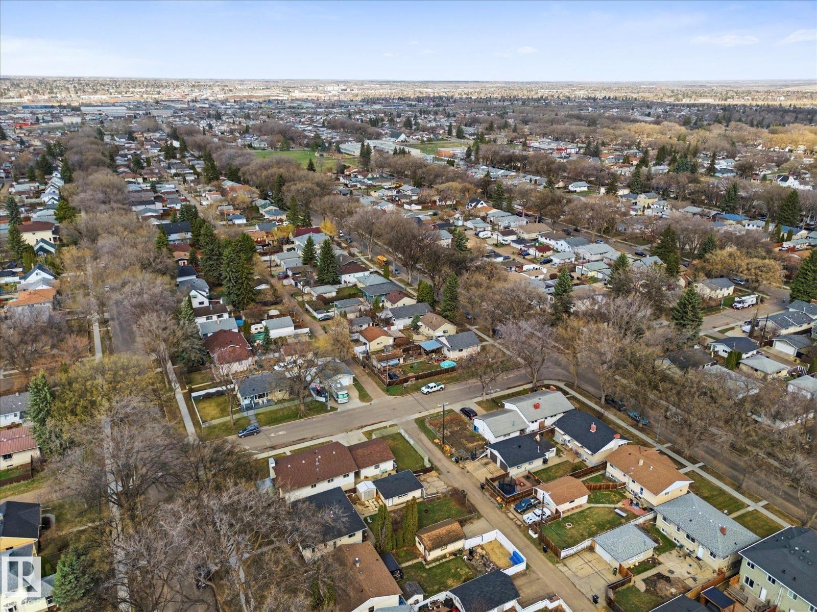 5703 119 AV NW - 47