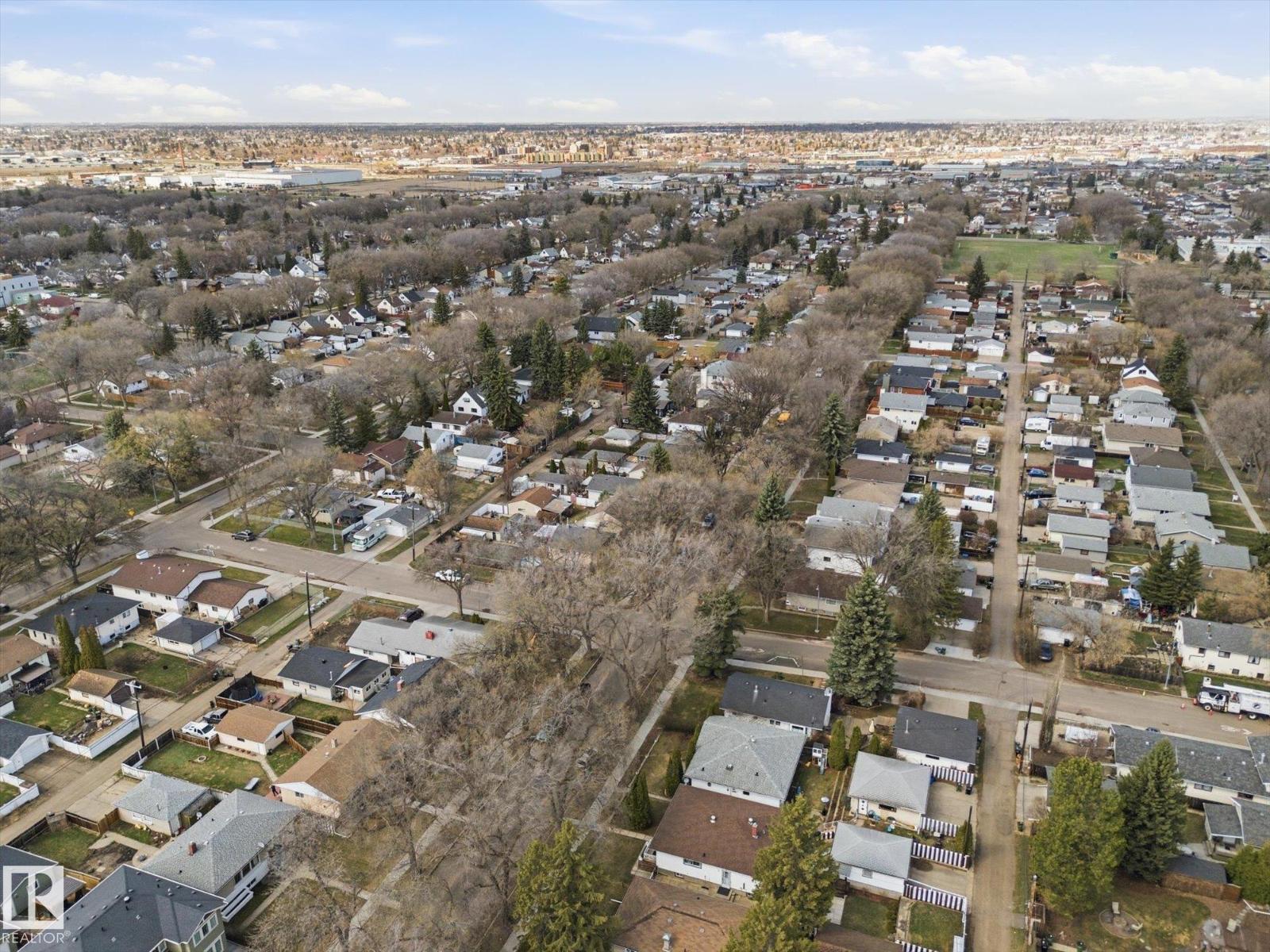 5703 119 AV NW - 48