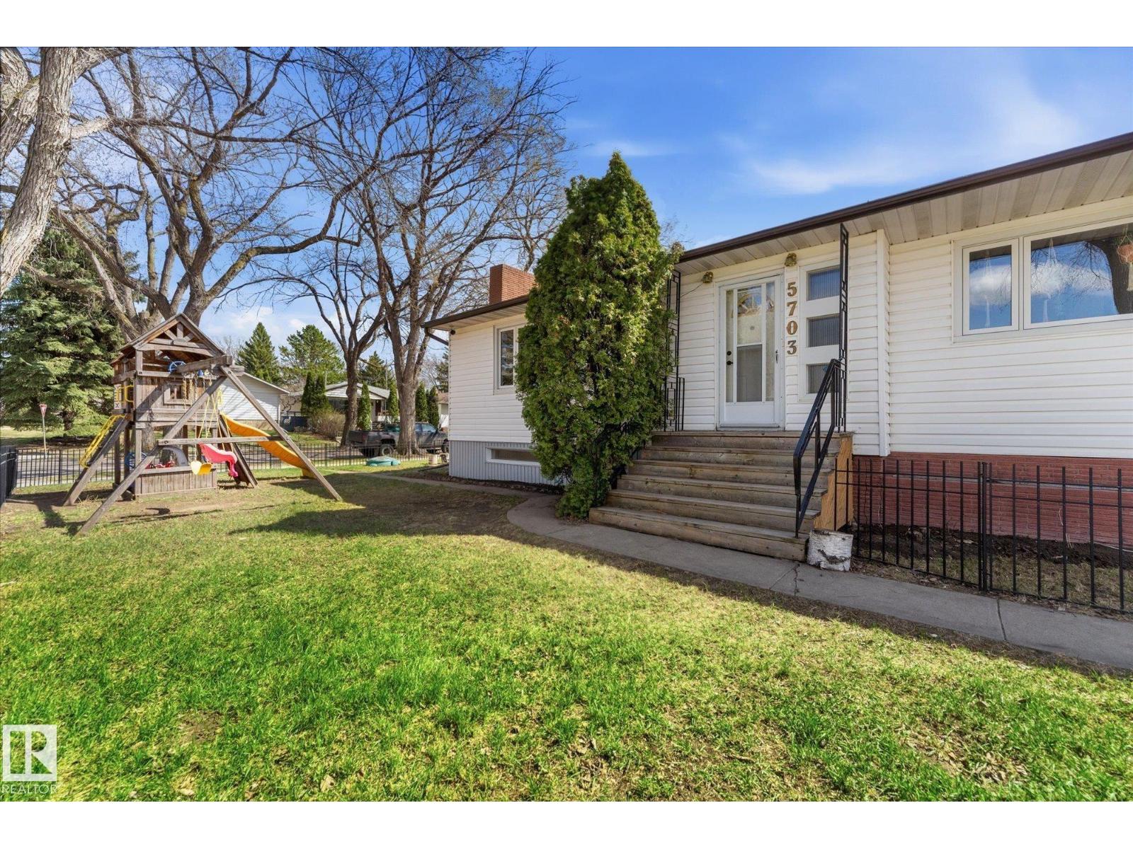 5703 119 AV NW - 5