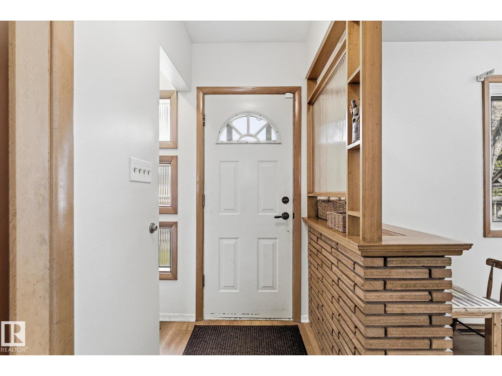 5703 119 AV NW - 7