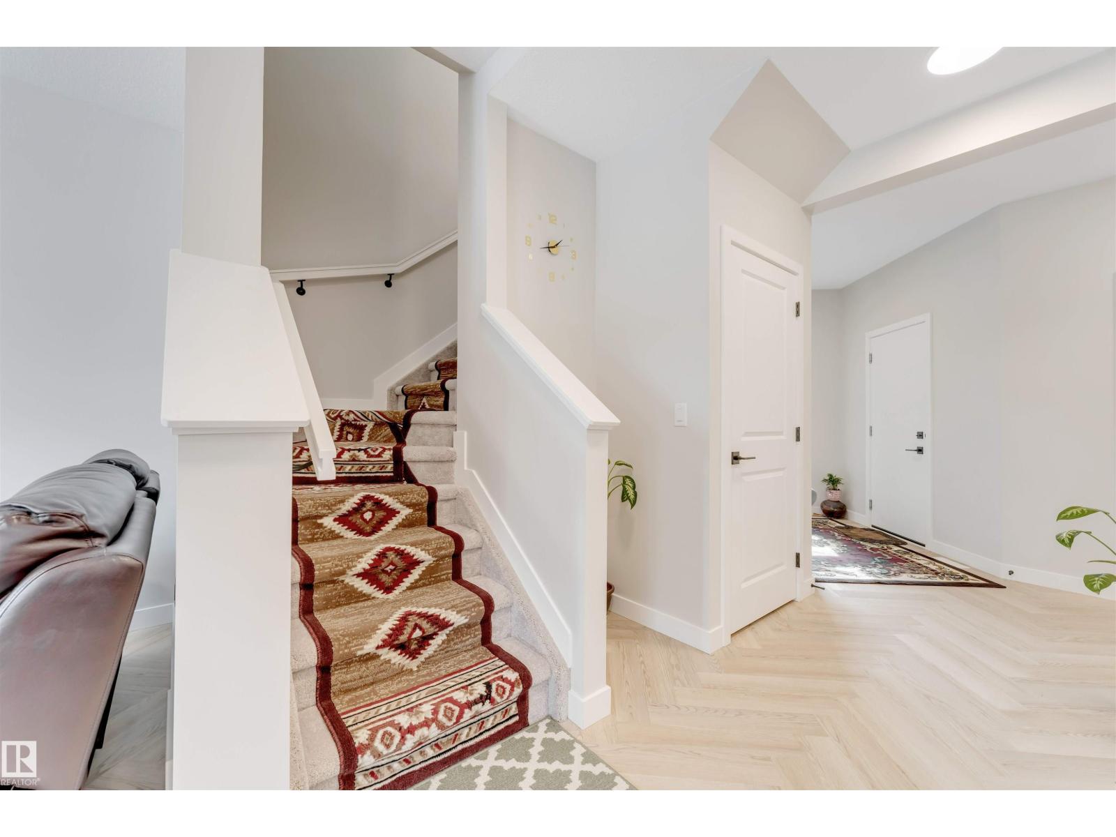 6404 27 AV SW - 21