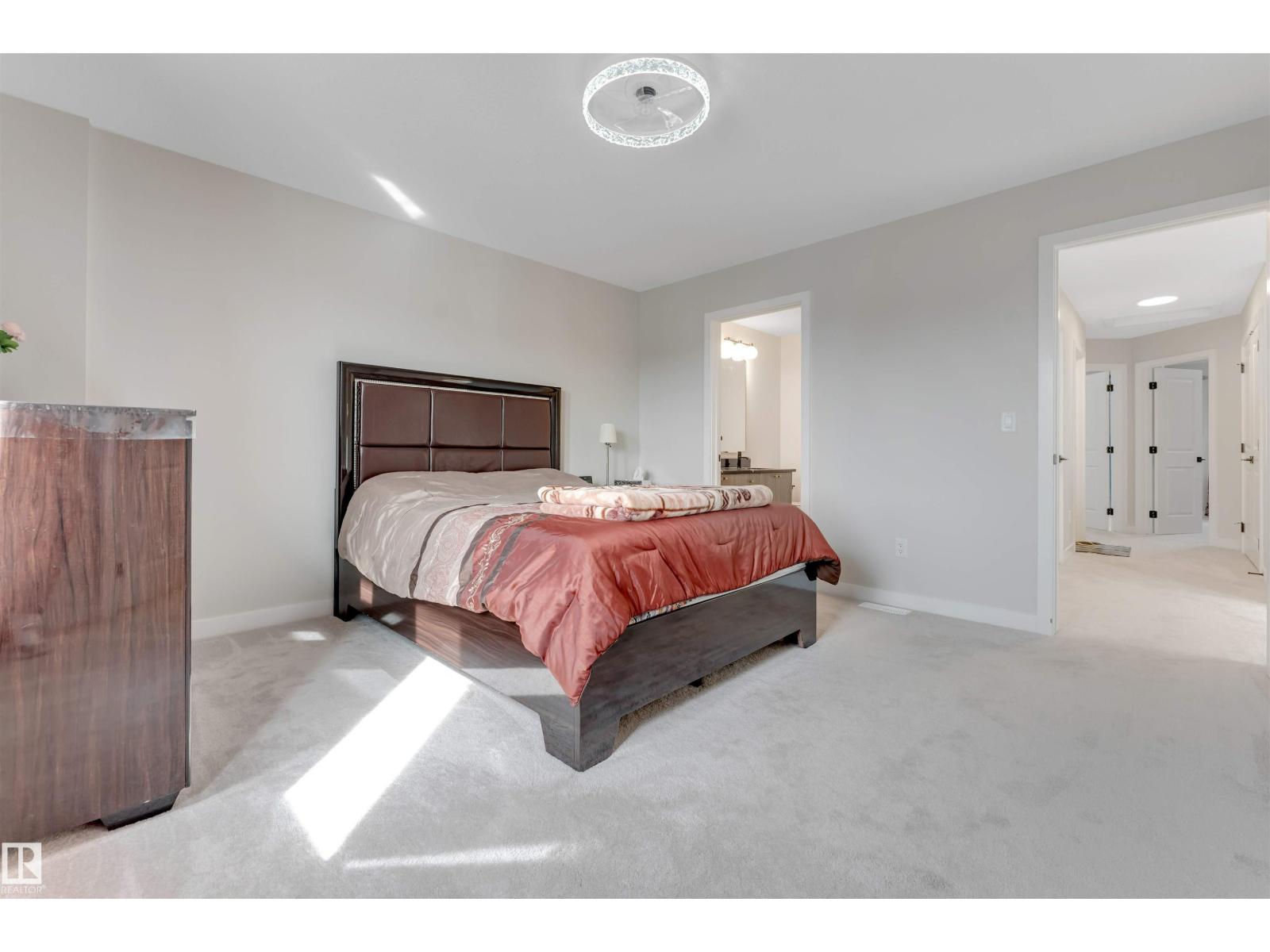 6404 27 AV SW - 27
