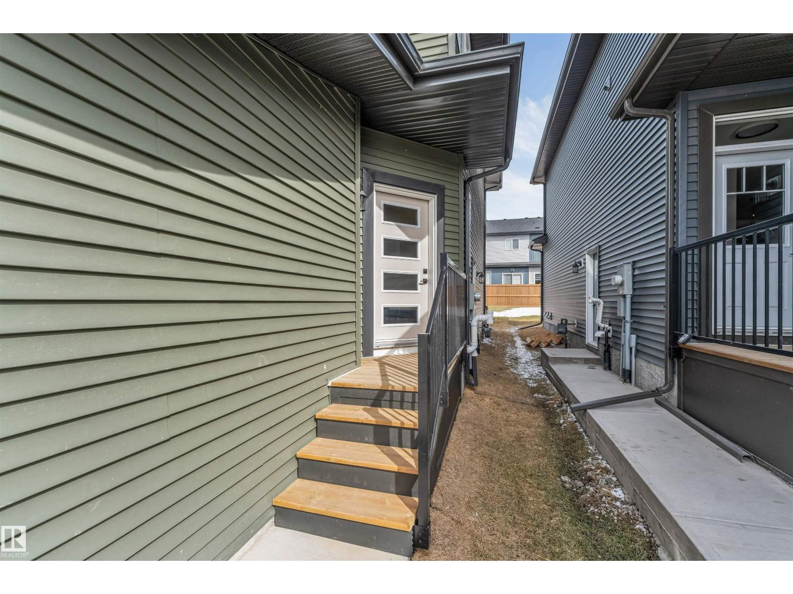 6404 27 AV SW - Image 3