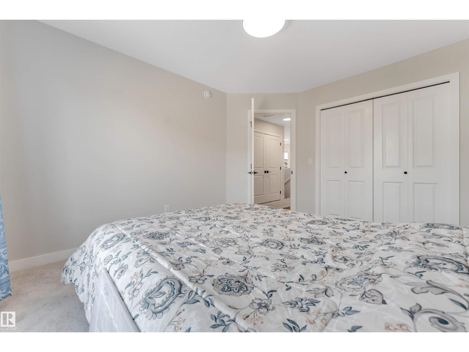 6404 27 AV SW - 34