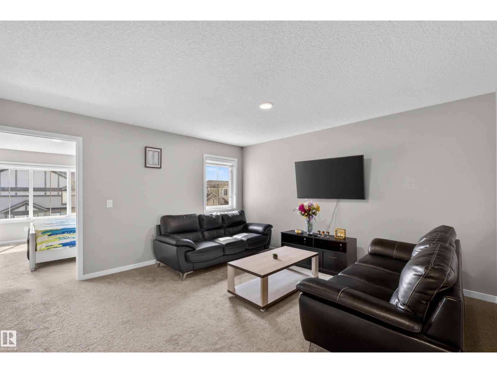 22638 99A AV NW, Edmonton