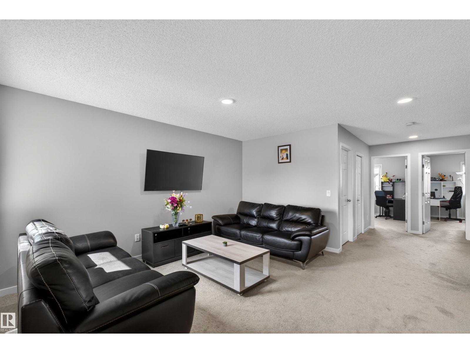 22638 99A AV NW, Edmonton