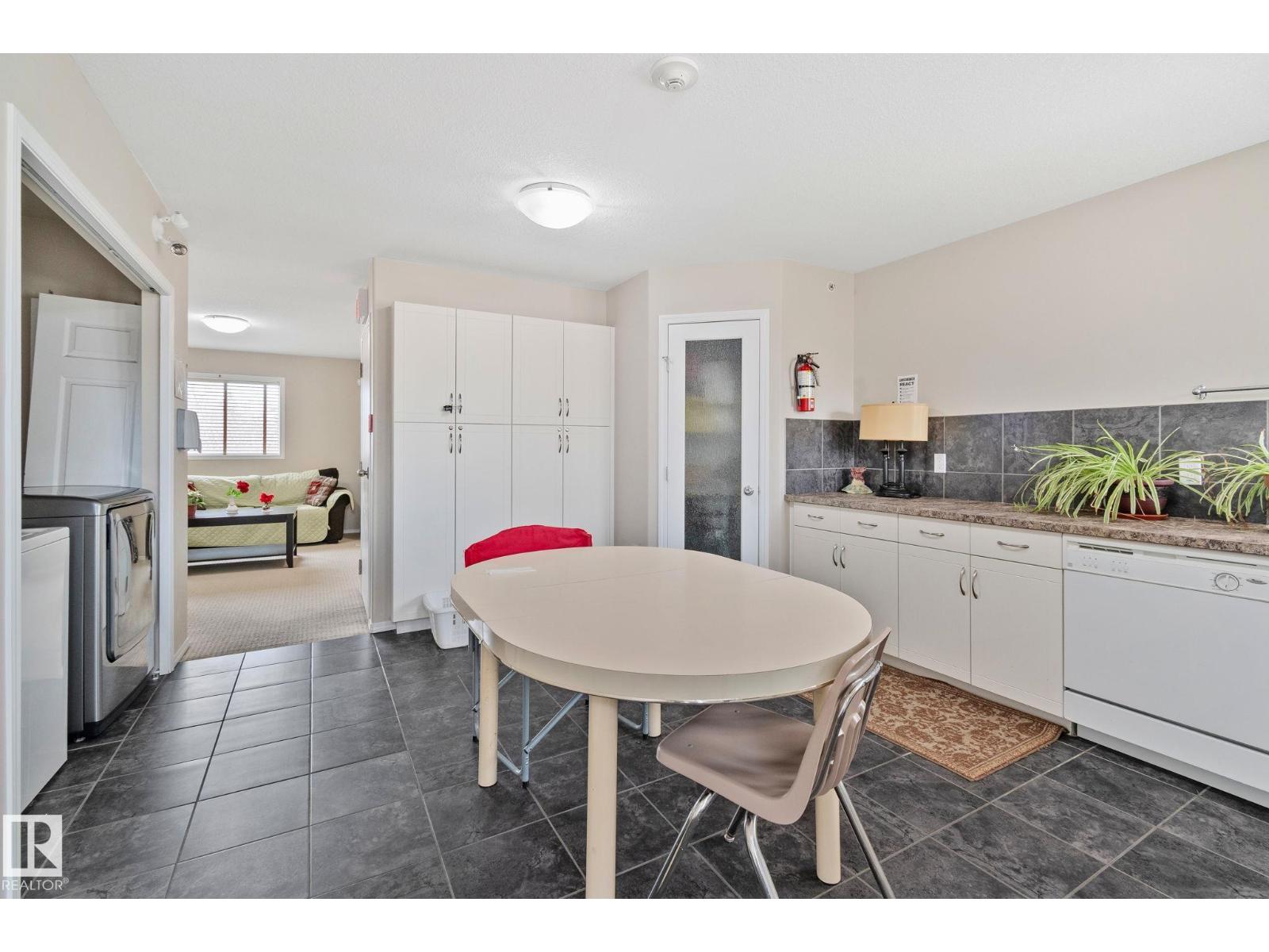 9512 154 ST NW, Edmonton