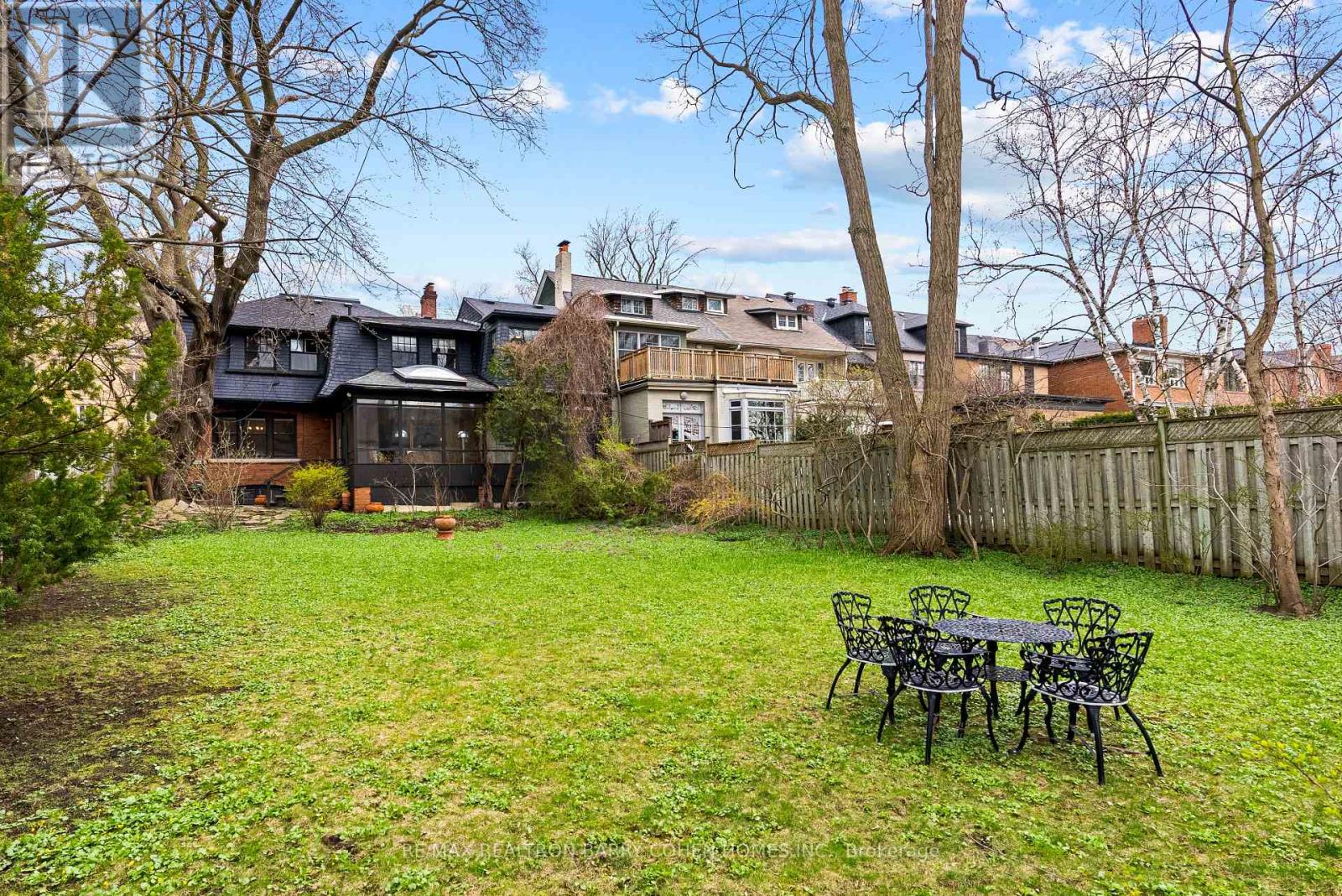 147 FARNHAM AVENUE - 4