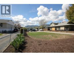  402 CONKLIN Avenue, Penticton