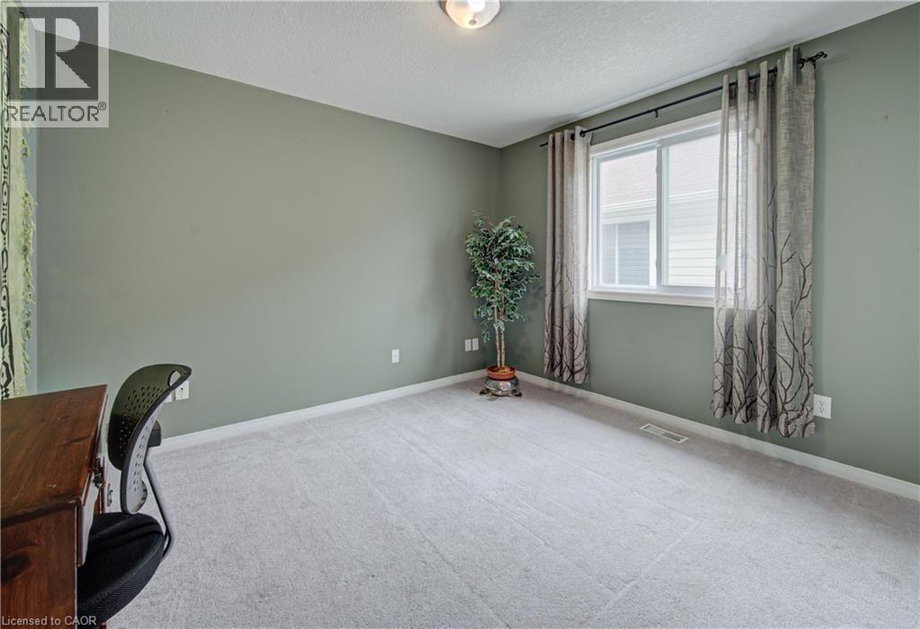 699 COMMONWEALTH Crescent, Kitchener, Ontario, N2E4J8 — Photo 19