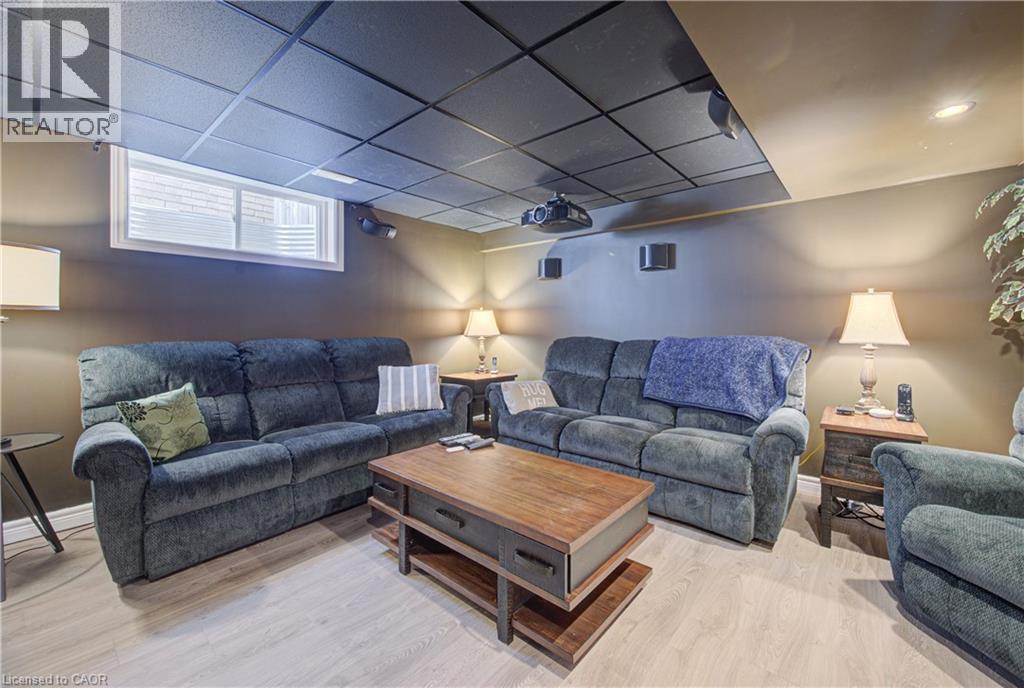 699 COMMONWEALTH Crescent, Kitchener, Ontario, N2E4J8 — Photo 27