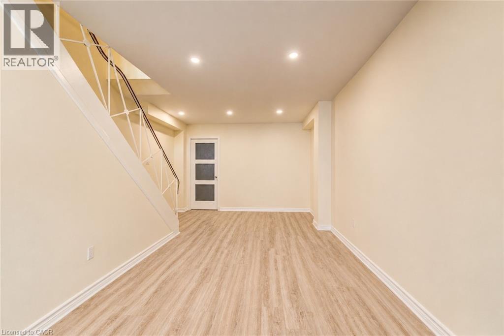 284 WESTCOURT Place - 8