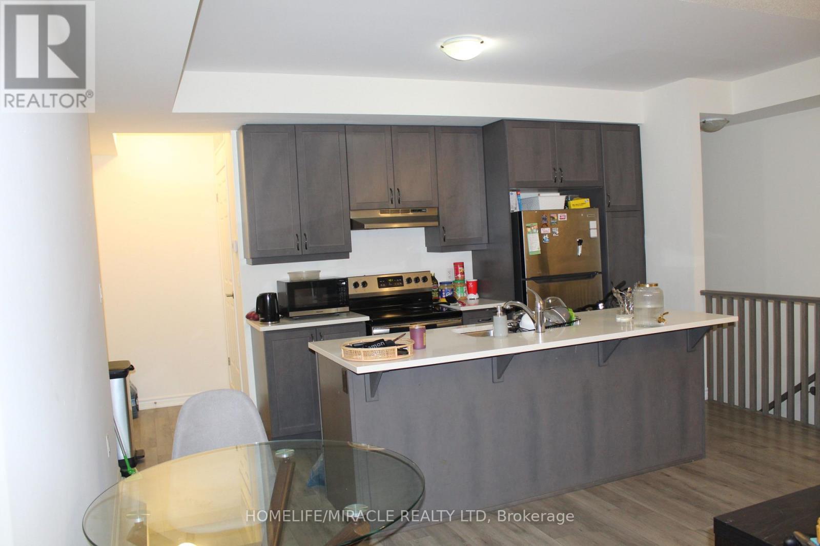 #5 240 LAGERFELD DRIVE - 10