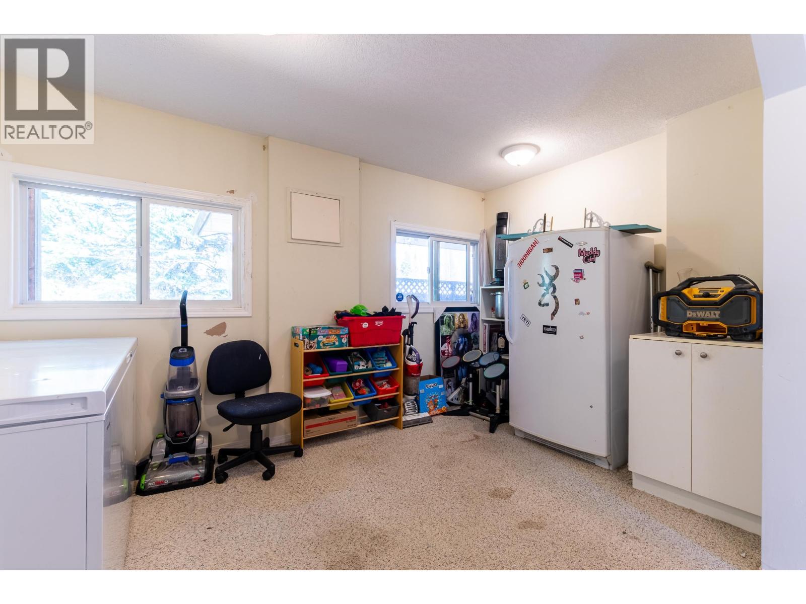 3939 DIAMOND DRIVE - 17