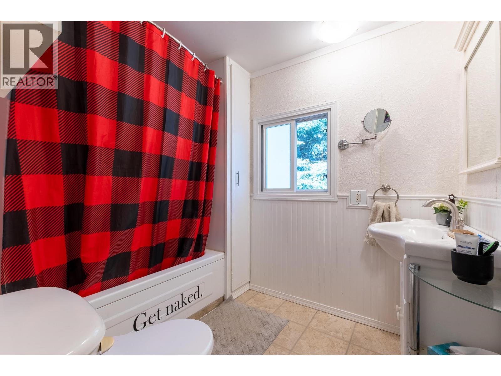 3939 DIAMOND DRIVE - 19