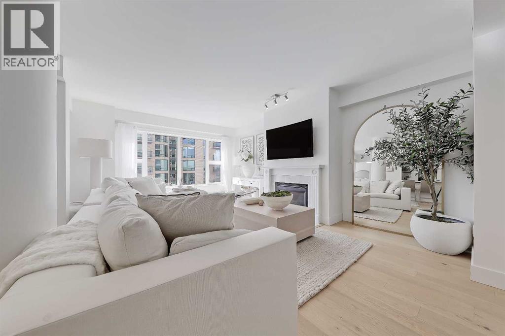 #902 200 La Caille Place SW - 11