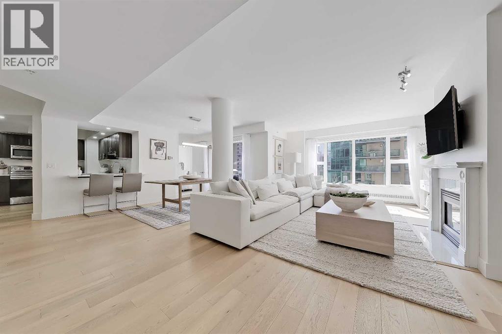 #902 200 La Caille Place SW - 13