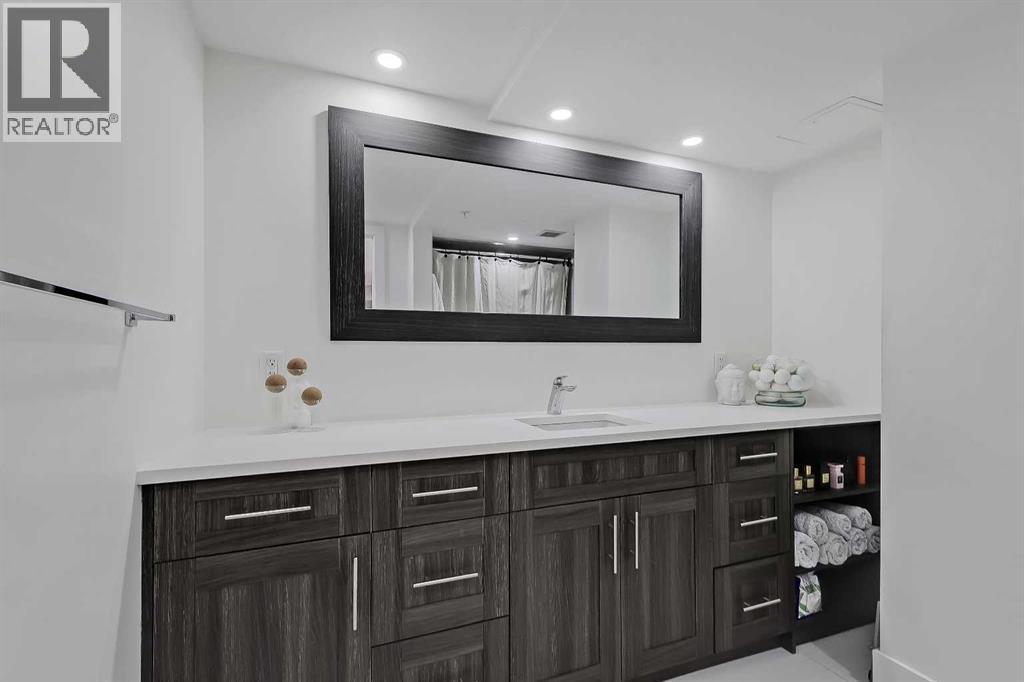 #902 200 La Caille Place SW - 17